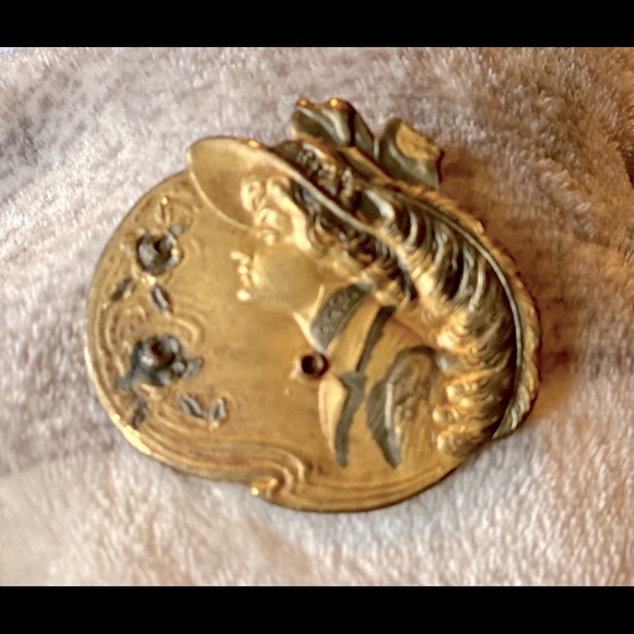 Antique Jewelry - 1940 brooch
